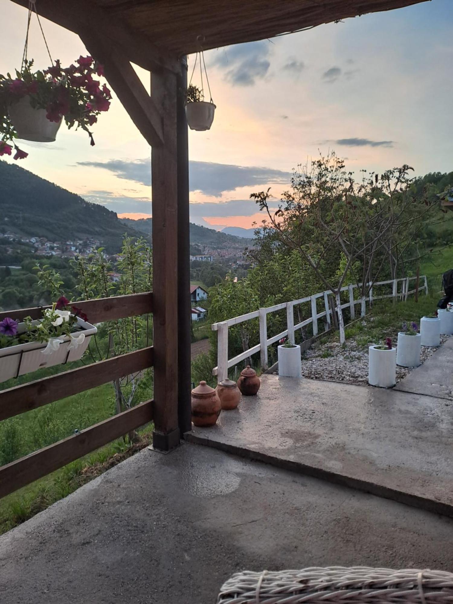 Natural House Visoko Rum bild
